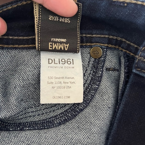DL1961 Emma Leggings Dark Wash Skinny Jeans Size 26, Premium Denim Jegging, EUC - Picture 9 of 15